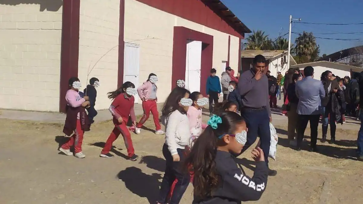 menores en escuela